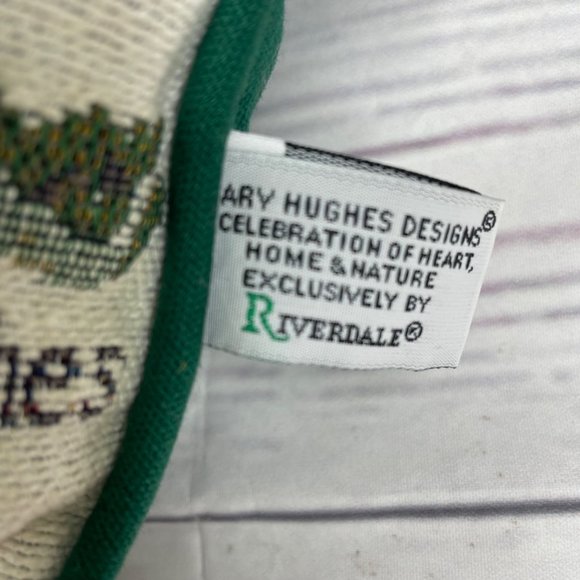 Mary Hughes 'Winter' Tapestry Throw Pillow - Picture 3 of 6